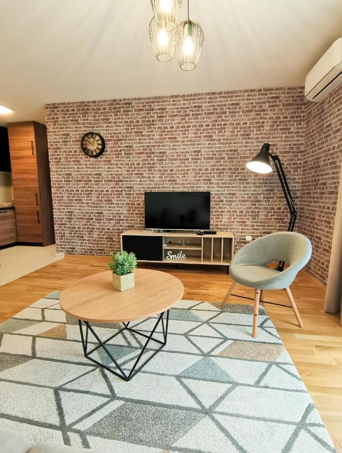 Apartments At Ljubovic Hill Park 포드고리차 외부 사진