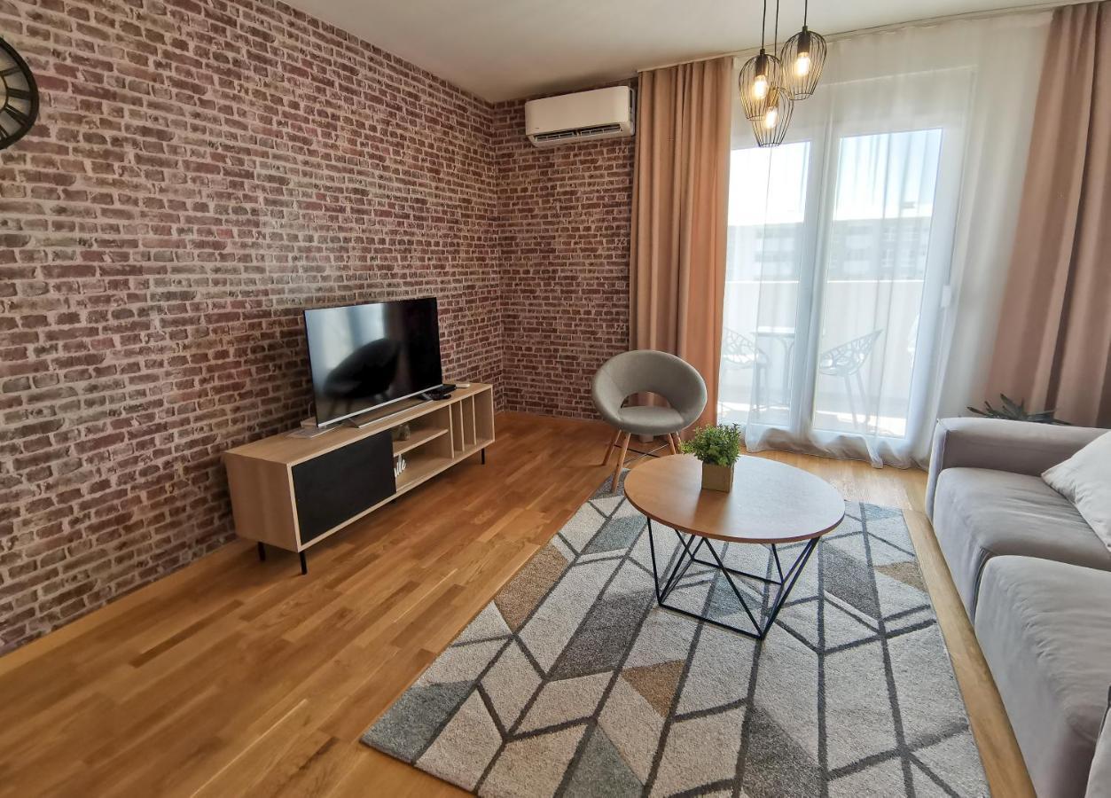 Apartments At Ljubovic Hill Park 포드고리차 외부 사진