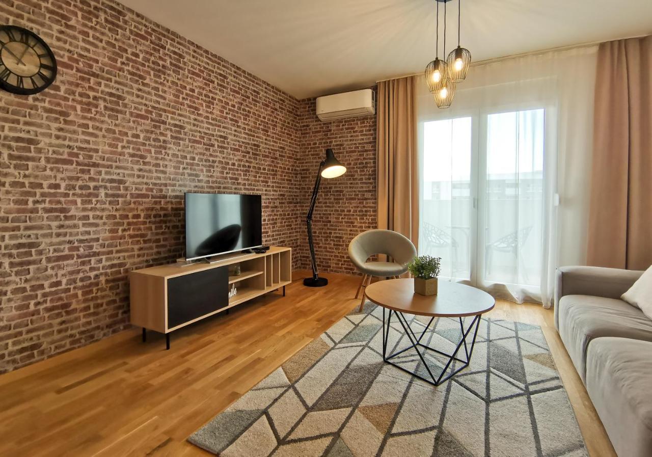 Apartments At Ljubovic Hill Park 포드고리차 외부 사진