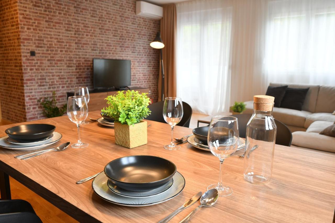 Apartments At Ljubovic Hill Park 포드고리차 외부 사진